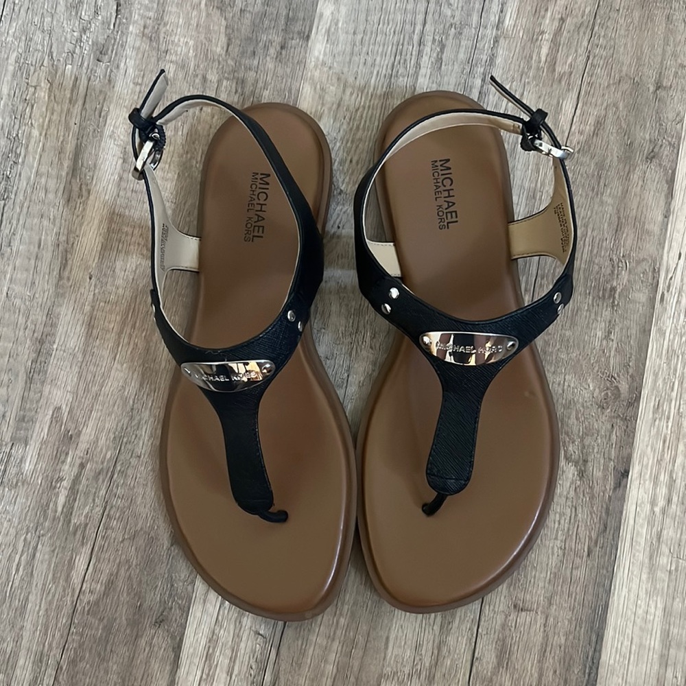 MICHAEL KORS Women's MK Logo Plate Thong Leather Sandals